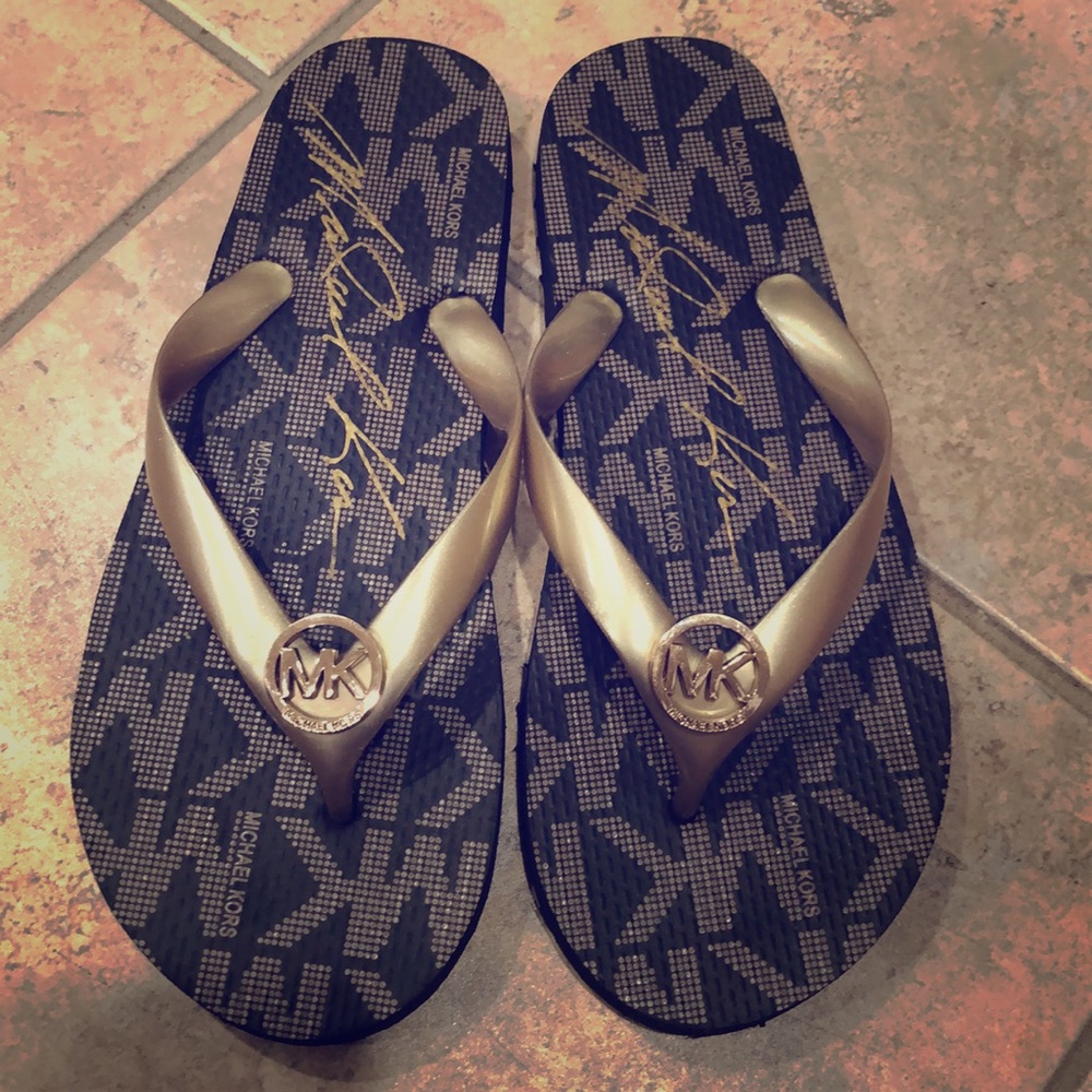 **Michael Kors NEW flip flops**